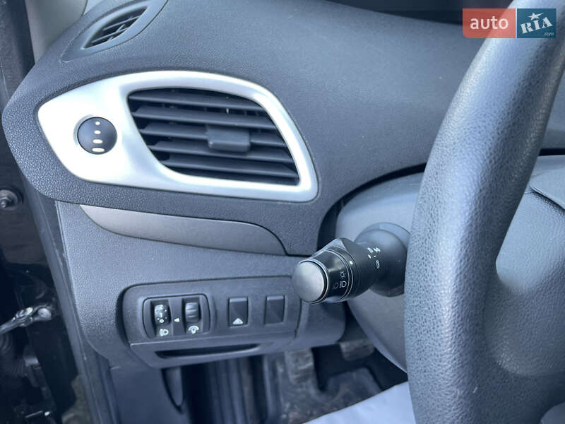 Мінівен Renault Scenic 2009 в Сумах фото 18 Мінівен Renault Scenic 2009 в Сумах