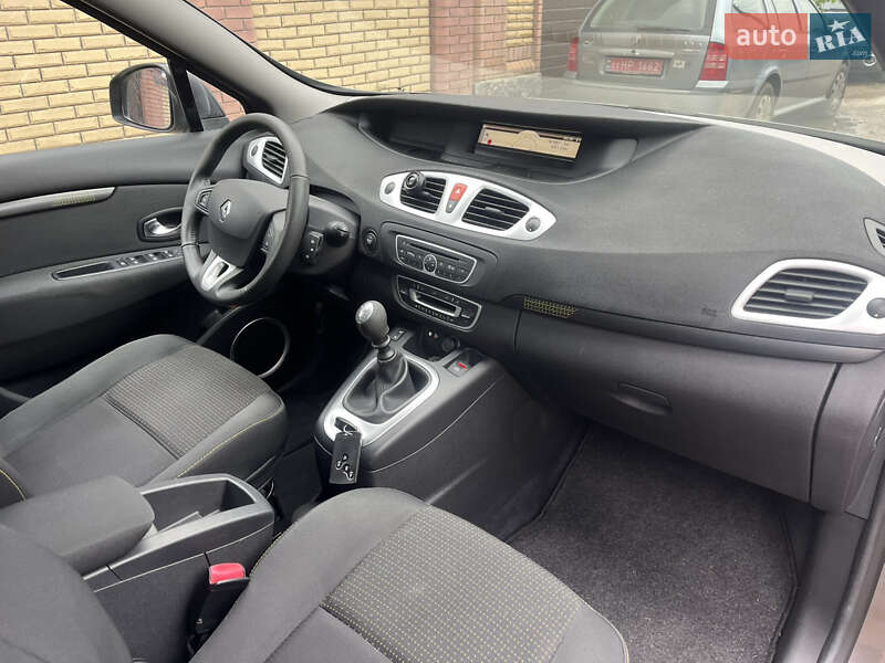 Мінівен Renault Scenic 2010 в Охтирці фото 51 Мінівен Renault Scenic 2010 в Охтирці