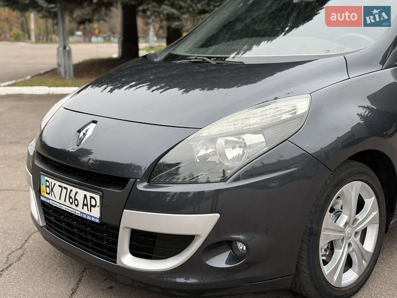 Минивэн Renault Scenic 2011 в Ровно