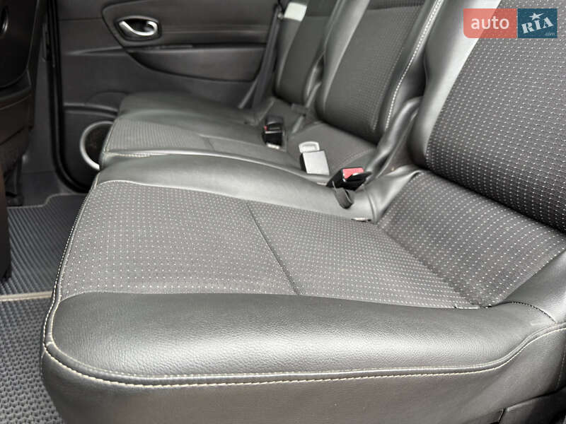 Минивэн Renault Scenic 2011 в Ровно