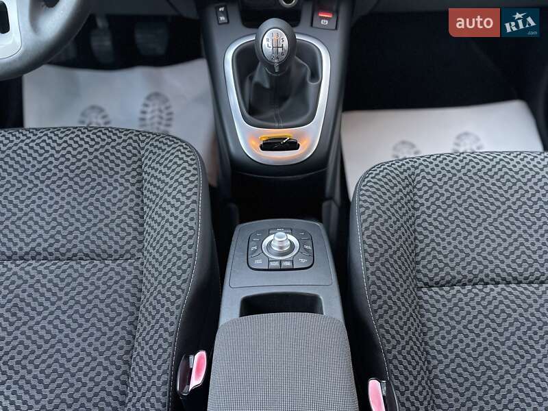 Мінівен Renault Scenic 2011 в Сумах