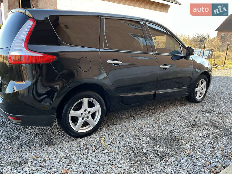 Минивэн Renault Scenic 2011 в Бориславе