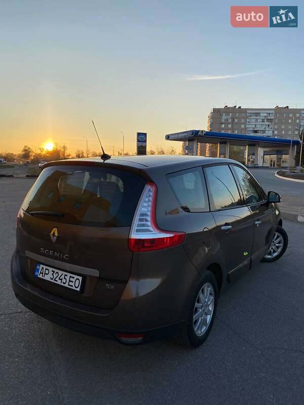 Мінівен Renault Scenic 2010 в Запоріжжі