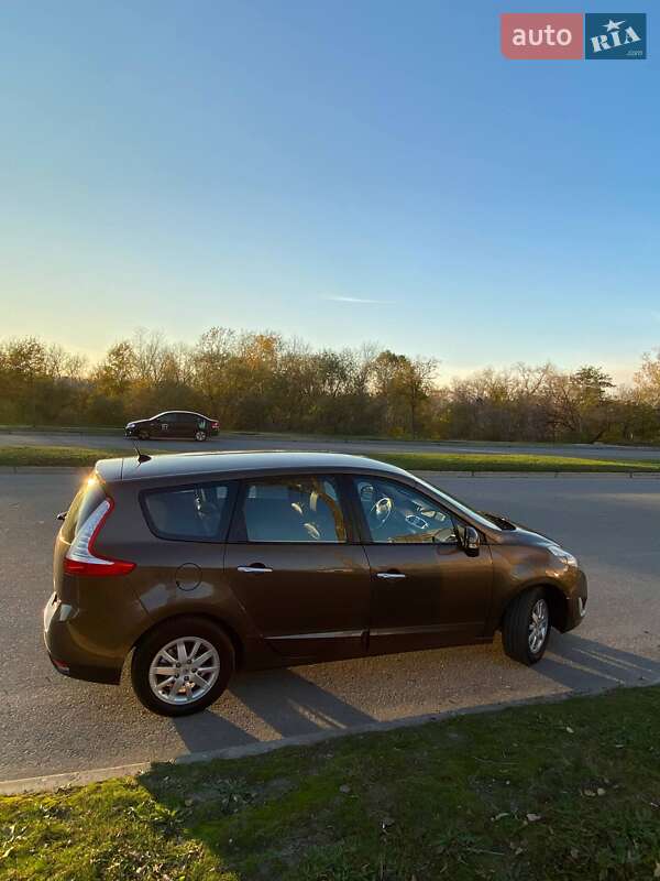 Мінівен Renault Scenic 2010 в Запоріжжі