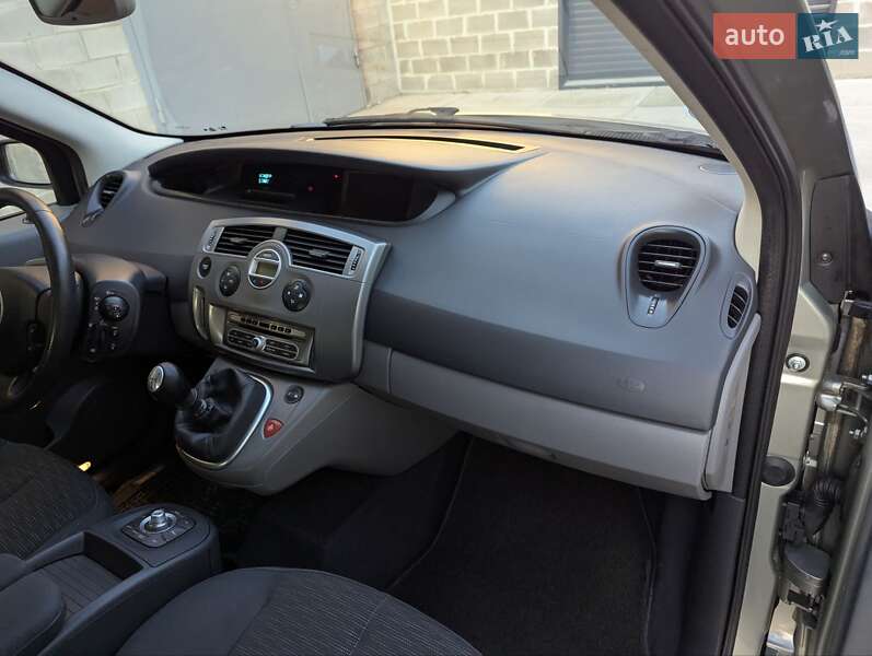 Мінівен Renault Scenic 2006 в Дубні