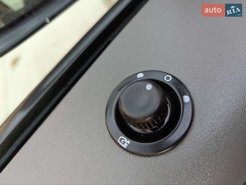 Мінівен Renault Scenic 2006 в Дубні