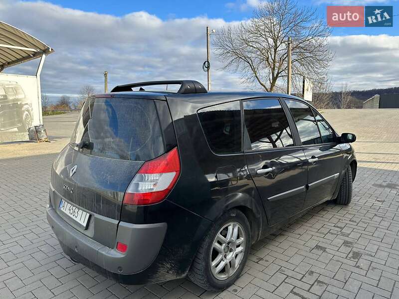Минивэн Renault Scenic 2005 в Красной
