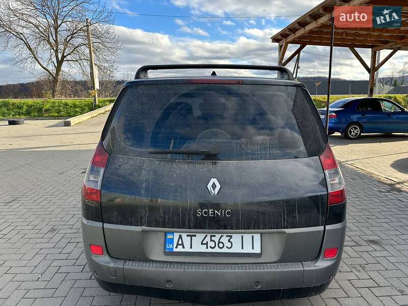 Минивэн Renault Scenic 2005 в Красной