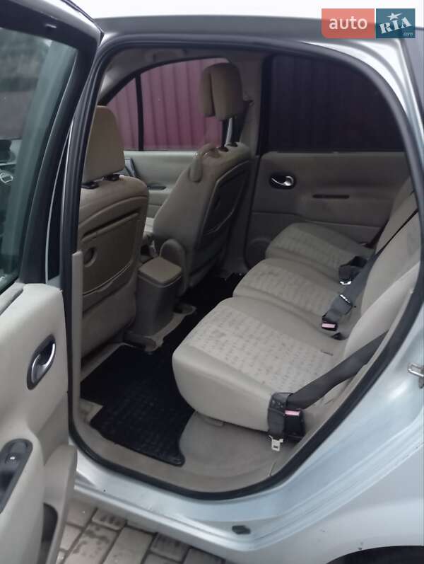 Мінівен Renault Scenic 2004 в Рожище