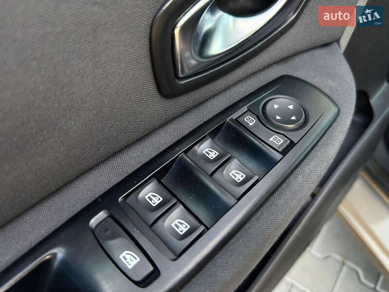 Мінівен Renault Scenic 2010 в Луцьку