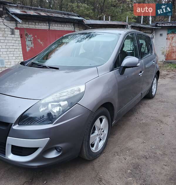Минивэн Renault Scenic 2011 в Чернигове