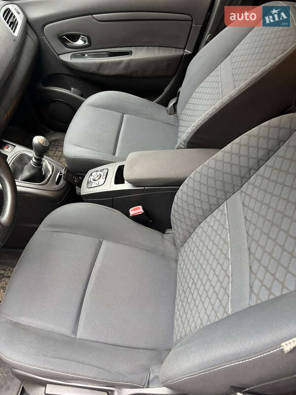 Мінівен Renault Scenic 2009 в Києві фото 10 Мінівен Renault Scenic 2009 в Києві