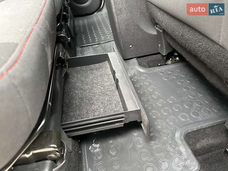 Минивэн Renault Scenic 2012 в Киеве