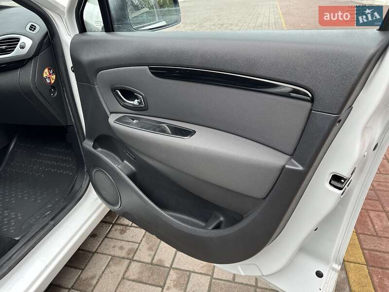 Минивэн Renault Scenic 2012 в Киеве