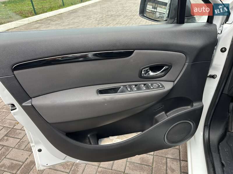Минивэн Renault Scenic 2012 в Киеве