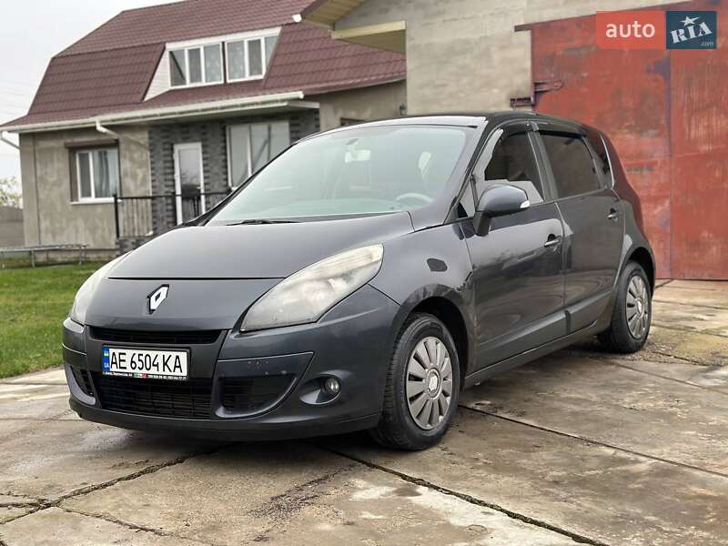 Мінівен Renault Scenic 2011 в Чорнобаї