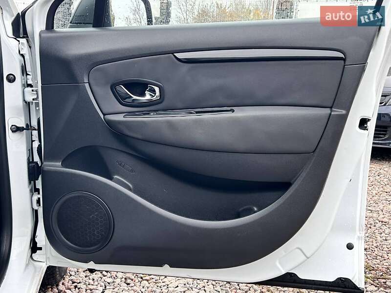 Мінівен Renault Scenic 2012 в Одесі фото 30 Мінівен Renault Scenic 2012 в Одесі