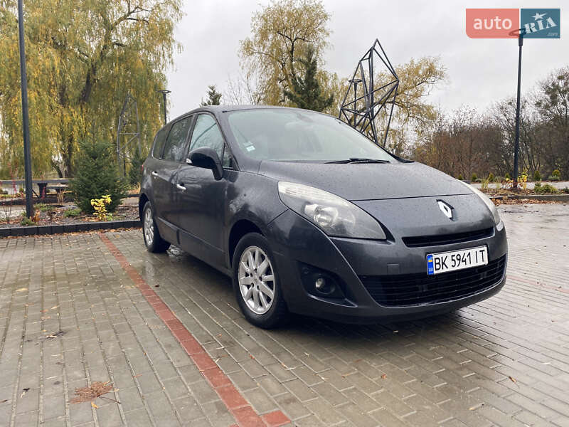 Мінівен Renault Scenic 2011 в Рівному