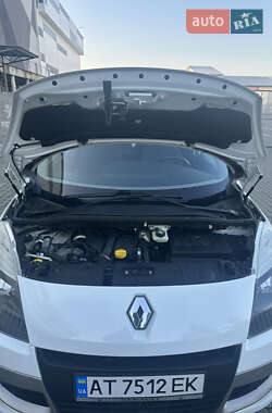 Минивэн Renault Scenic 2011 в Ивано-Франковске