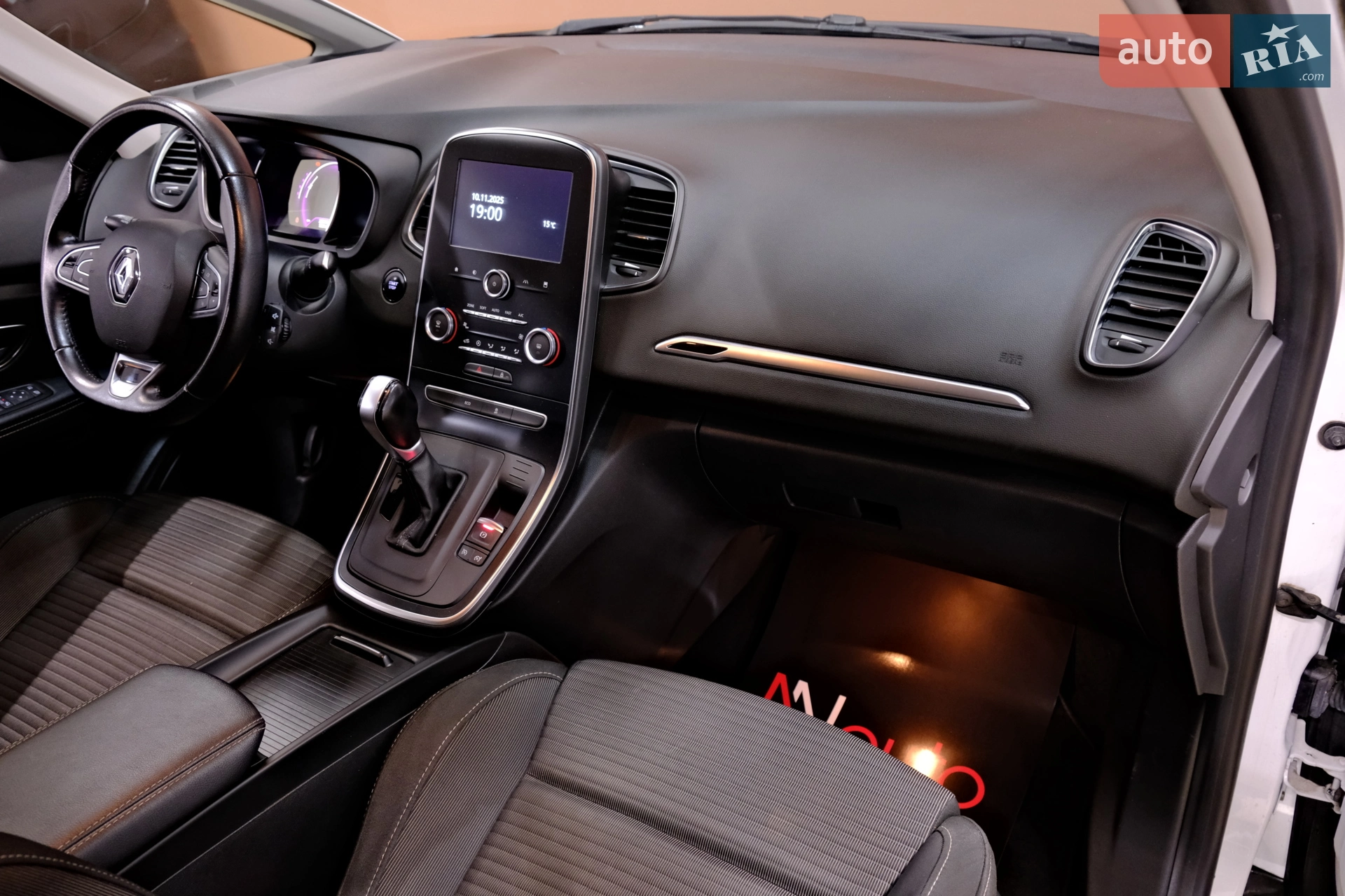 2017 Renault Scenic - мініатюра 44