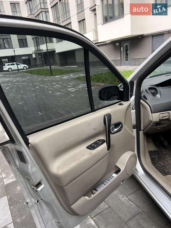 Мінівен Renault Scenic 2004 в Івано-Франківську фото 20 Мінівен Renault Scenic 2004 в Івано-Франківську