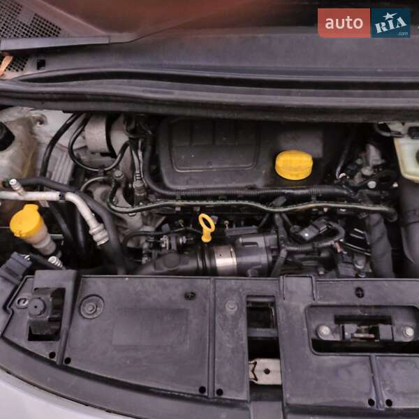 Мінівен Renault Scenic 2011 в Рівному