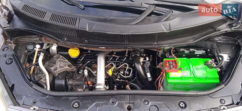 Минивэн Renault Scenic 2005 в Славуте