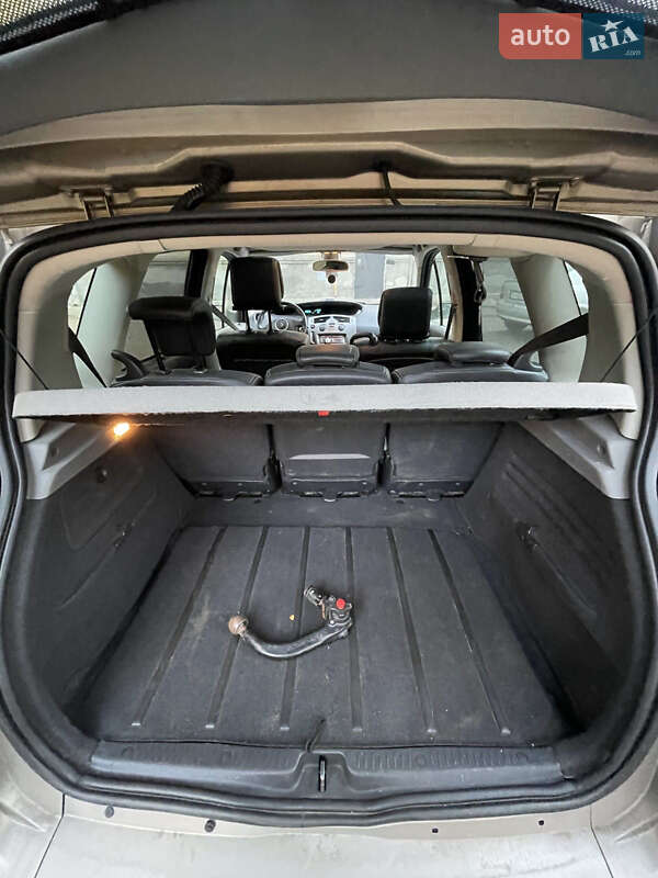 Мінівен Renault Scenic 2008 в Луцьку