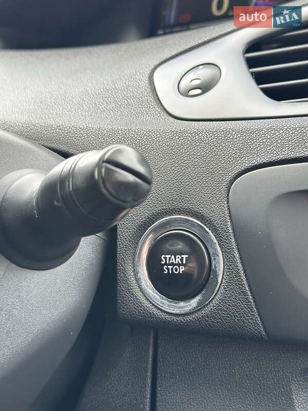 Минивэн Renault Scenic 2013 в Сумах