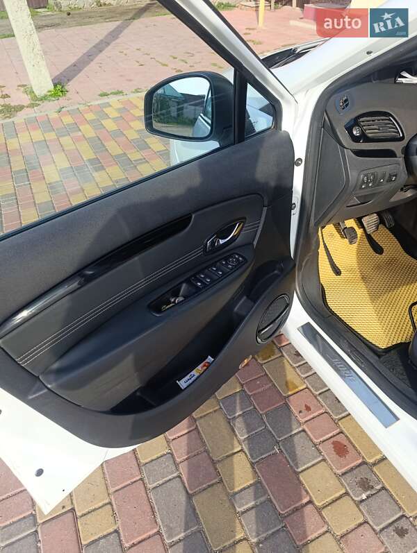 Мінівен Renault Scenic 2011 в Новій Водолагі