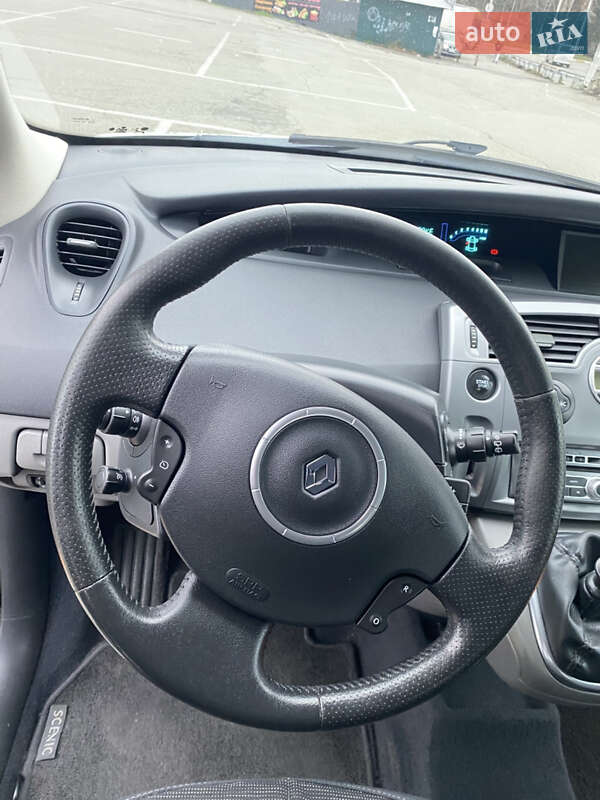 Минивэн Renault Scenic 2006 в Белогородке