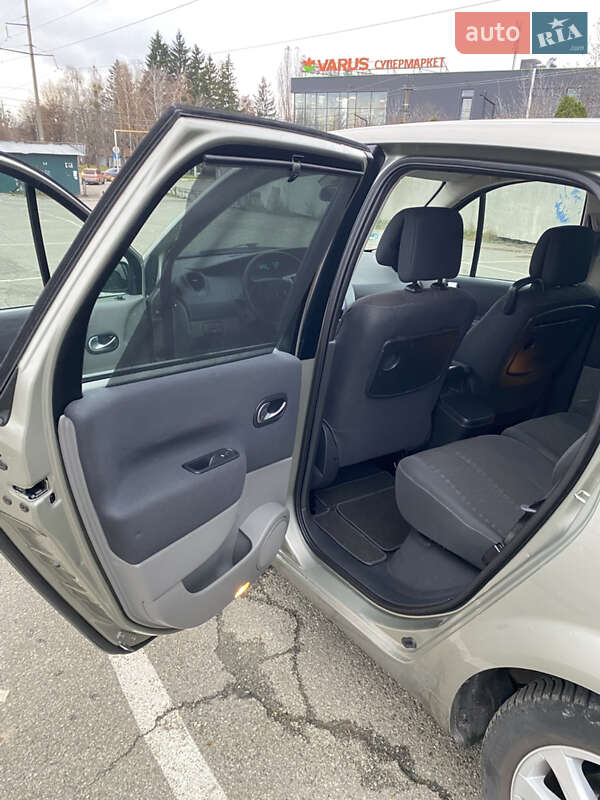 Минивэн Renault Scenic 2006 в Белогородке