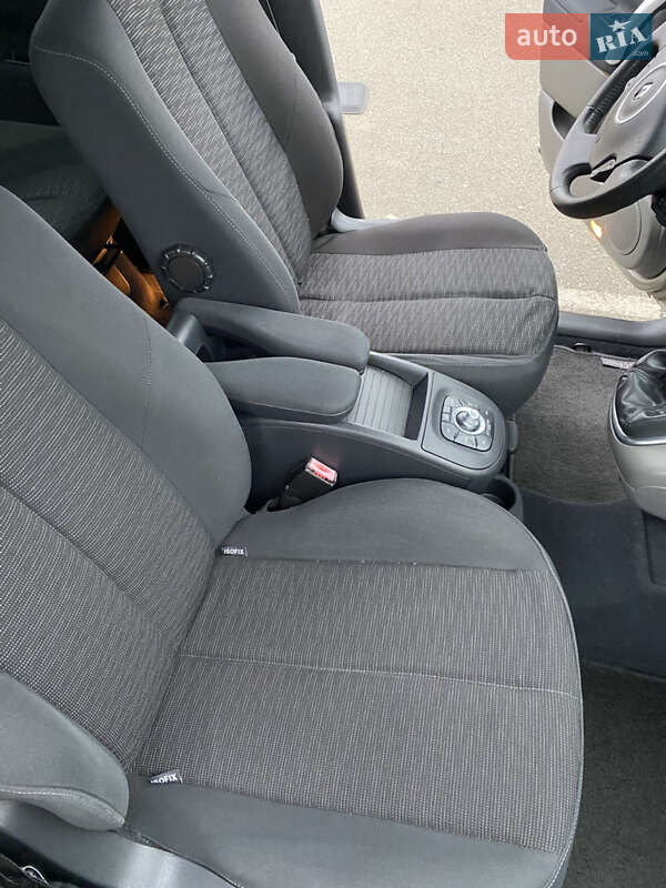 Минивэн Renault Scenic 2006 в Белогородке