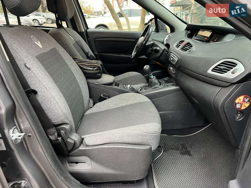 Мінівен Renault Scenic 2010 в Івано-Франківську