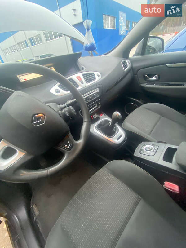 Мінівен Renault Scenic 2010 в Гостомелі