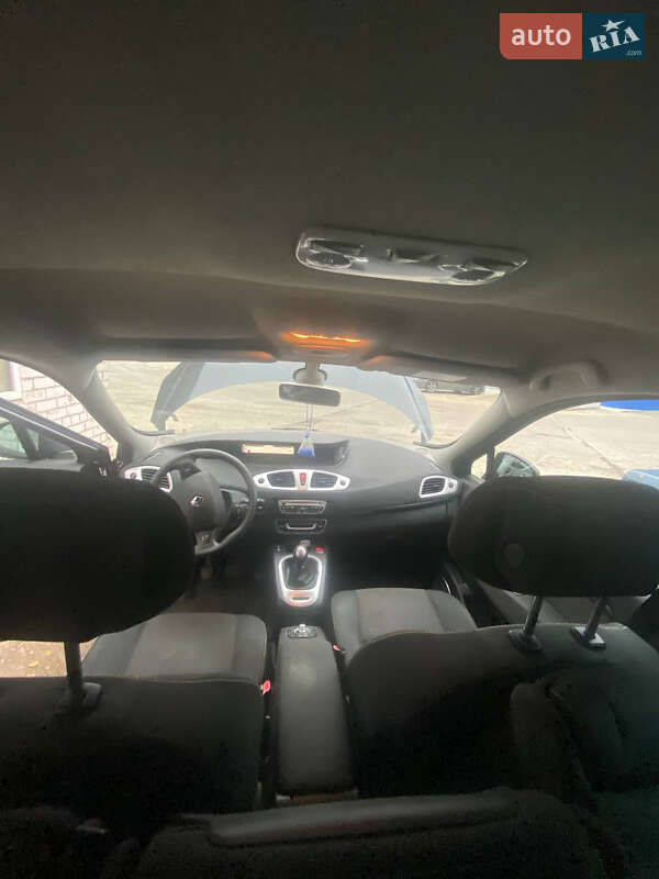 Мінівен Renault Scenic 2010 в Гостомелі