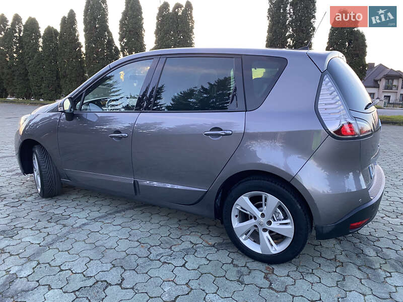 Мінівен Renault Scenic 2013 в Дубні