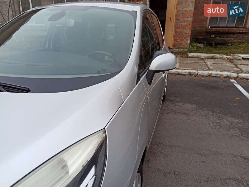 Минивэн Renault Scenic 2015 в Киеве фото 10 Минивэн Renault Scenic 2015 в Киеве