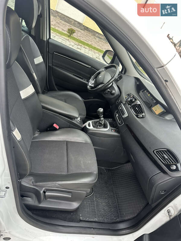 Минивэн Renault Scenic 2015 в Львове фото 10 Минивэн Renault Scenic 2015 в Львове