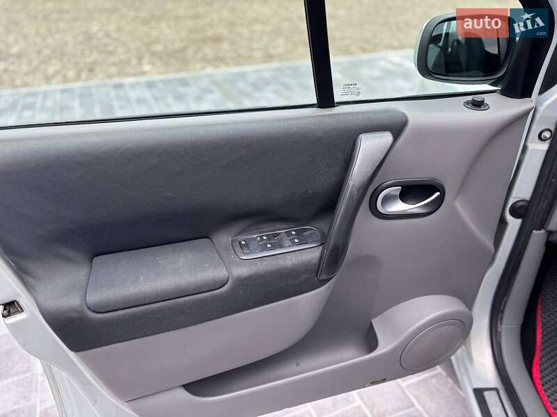 Мінівен Renault Scenic 2004 в Коломиї