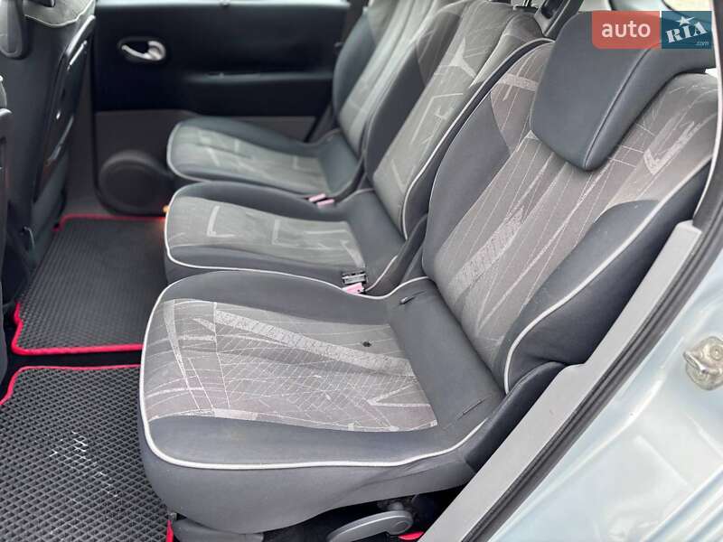 Мінівен Renault Scenic 2004 в Коломиї