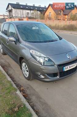 Минивэн Renault Scenic 2011 в Софиевской Борщаговке