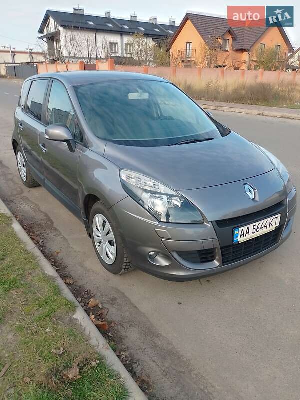 Минивэн Renault Scenic 2011 в Софиевской Борщаговке фото Минивэн Renault Scenic 2011 в Софиевской Борщаговке