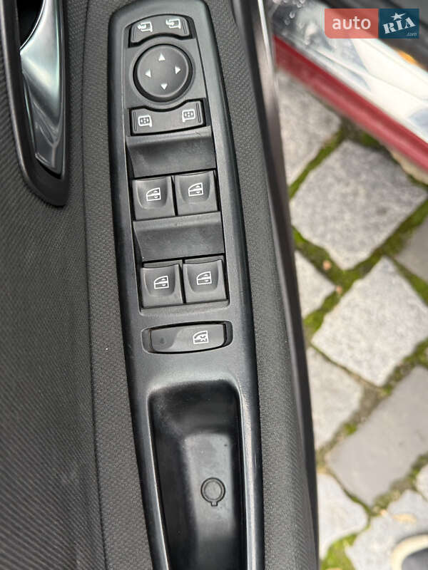 Минивэн Renault Scenic 2010 в Киеве фото 7 Минивэн Renault Scenic 2010 в Киеве