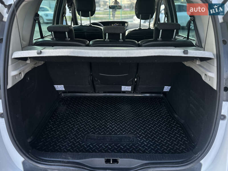 Мінівен Renault Scenic 2012 в Шептицькому