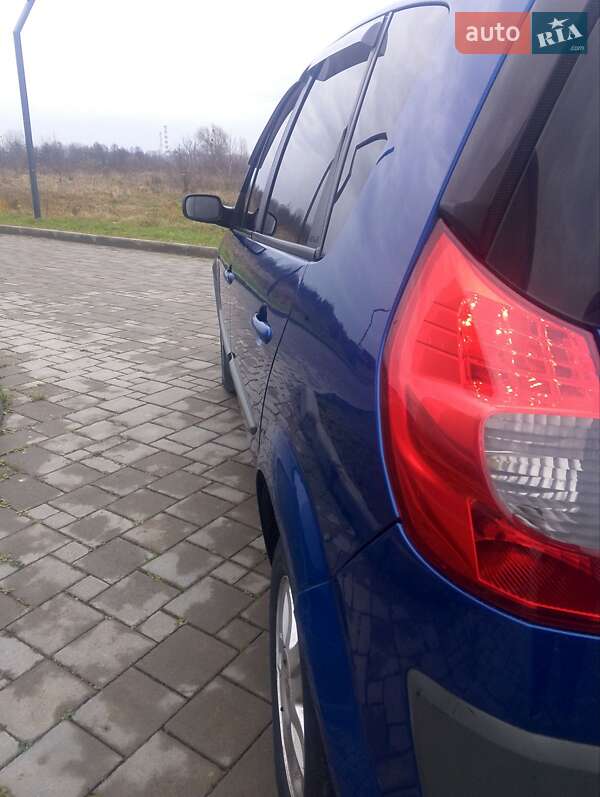 Мінівен Renault Scenic 2006 в Рівному