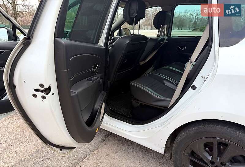 Мінівен Renault Scenic 2014 в Нікополі