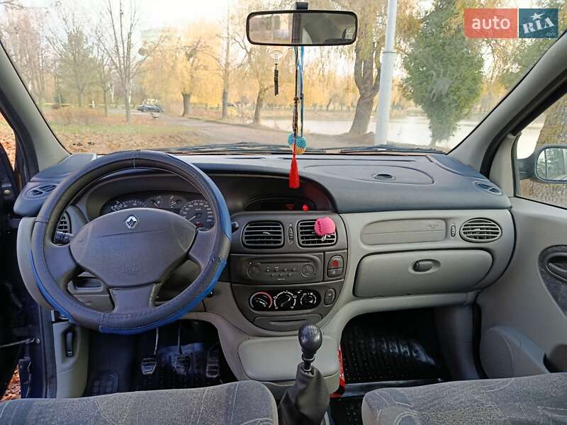 Мінівен Renault Scenic 2000 в Рівному