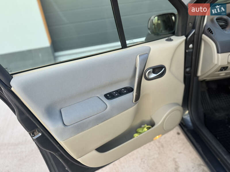 Мінівен Renault Scenic 2006 в Рівному