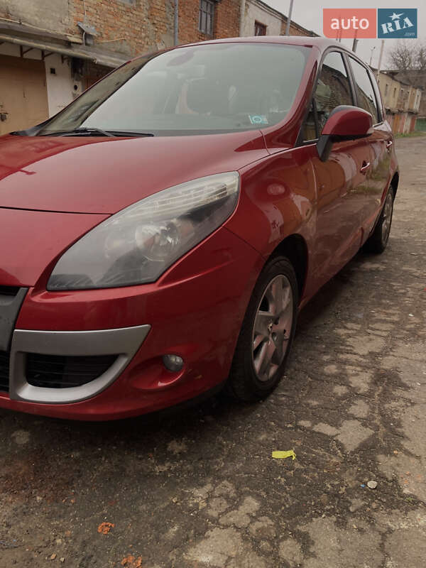 Мінівен Renault Scenic 2011 в Рівному